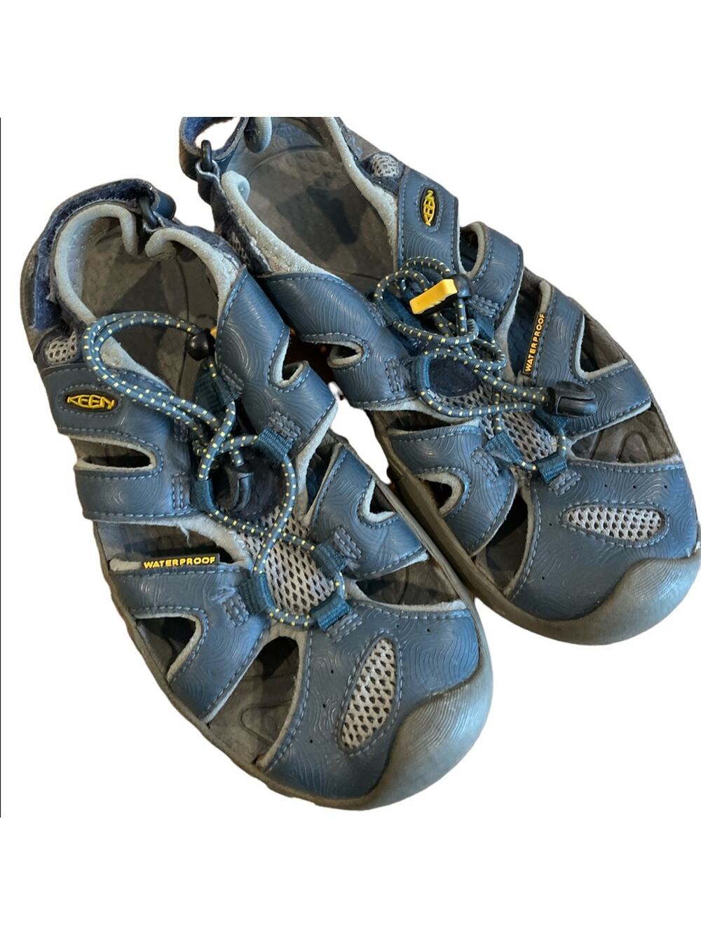 Keen kids waterproof sandals size 2 Preowned